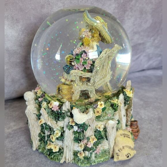 Boyds Bear Snow Globe Martha Green Thumb - Picture 8 of 11